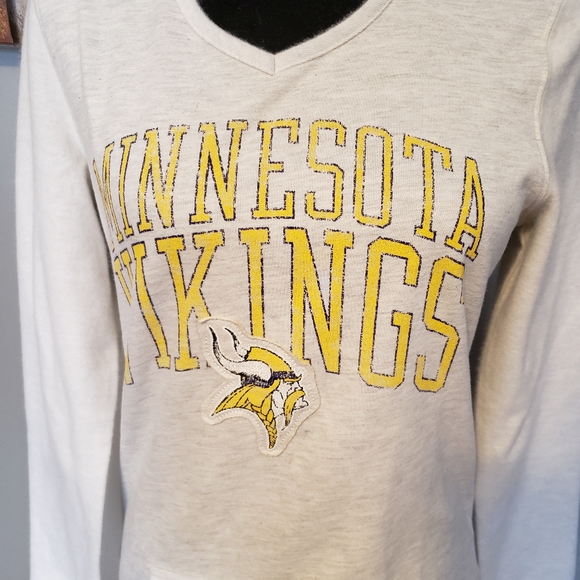 NWT - Women's Minnesota Vikings hoodie Size S - Picture 2 of 15